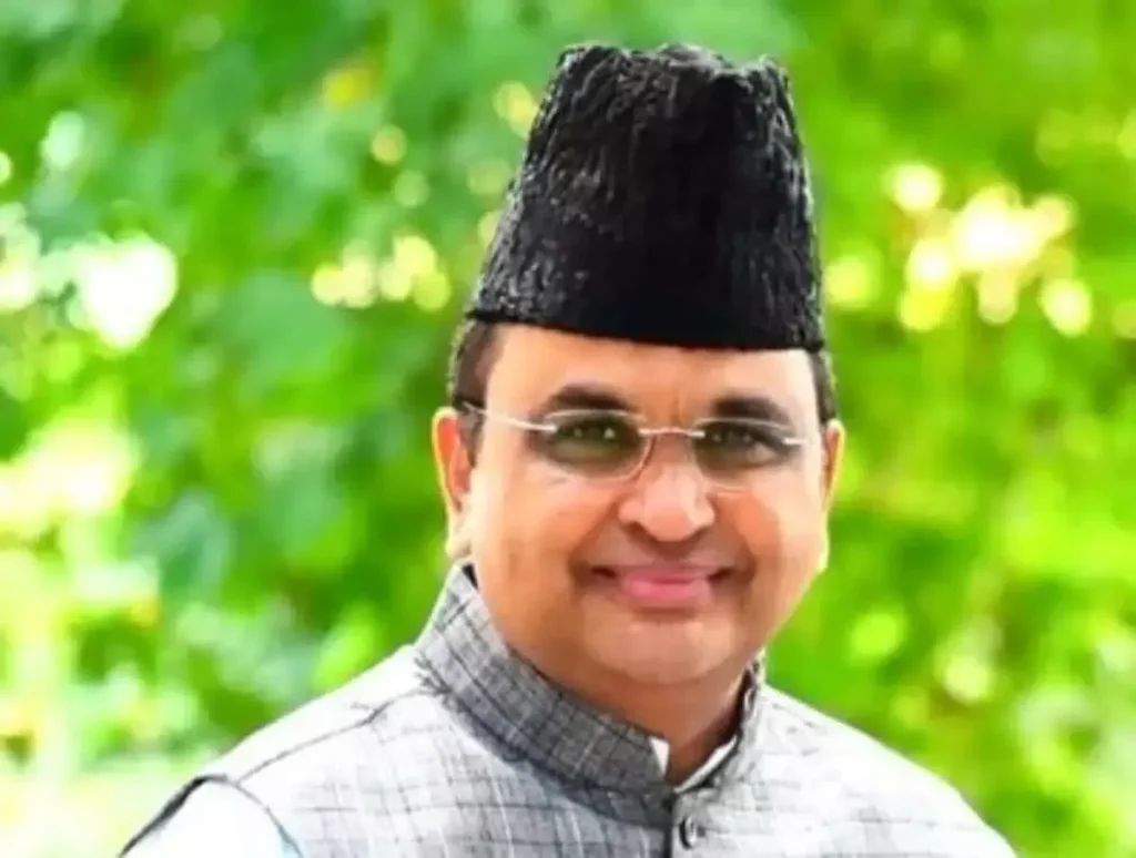 डिंपल यादव के पहनावे पर बवाल! मस्जिद बैठक को लेकर BJP मुस्लिम नेता का 'शर्मनाक' हमला